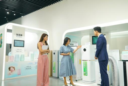 董明珠谈线上卖货趋势,董明珠罗永浩直播卖货