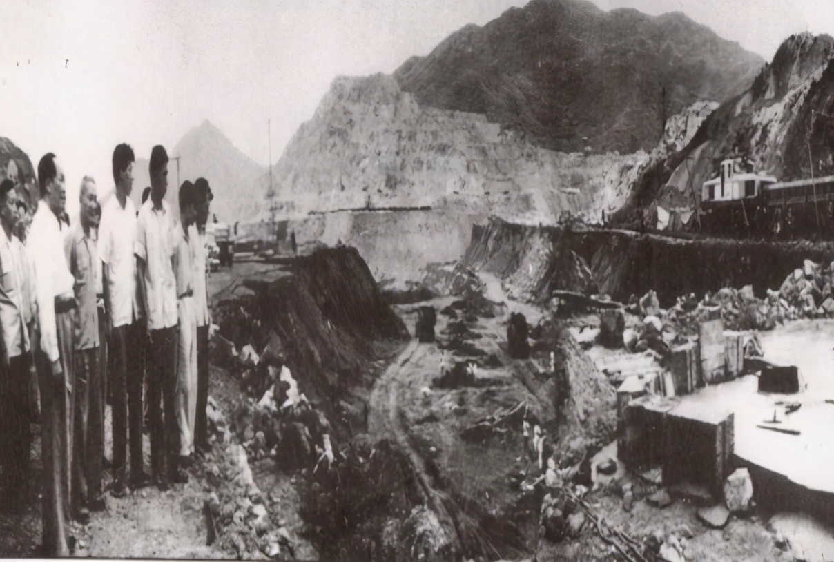 毛*东泽**平生视察过的唯一铁矿山——铁山