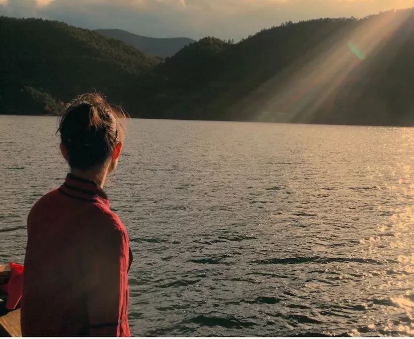 10年前，那个花83元穷游*藏西**的姑娘，后来怎么样了？