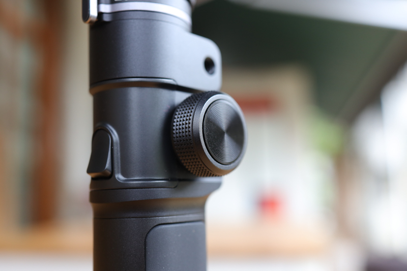 手持稳定器手机和运动相机一体,兼容手机和运动相机的稳定器