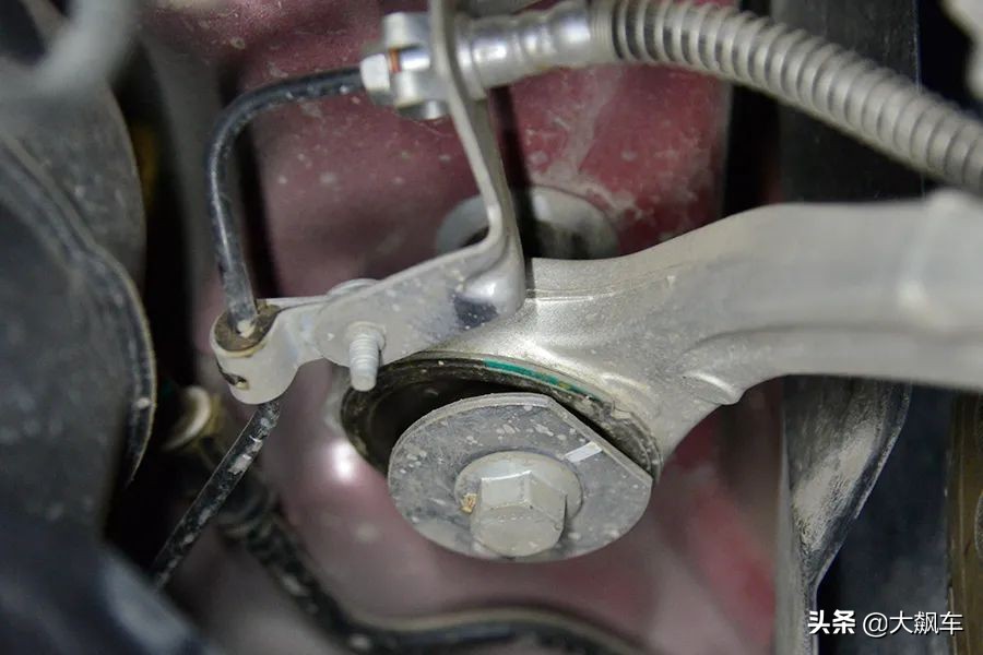 拆开底盘一目了然,老款法系车底盘解析