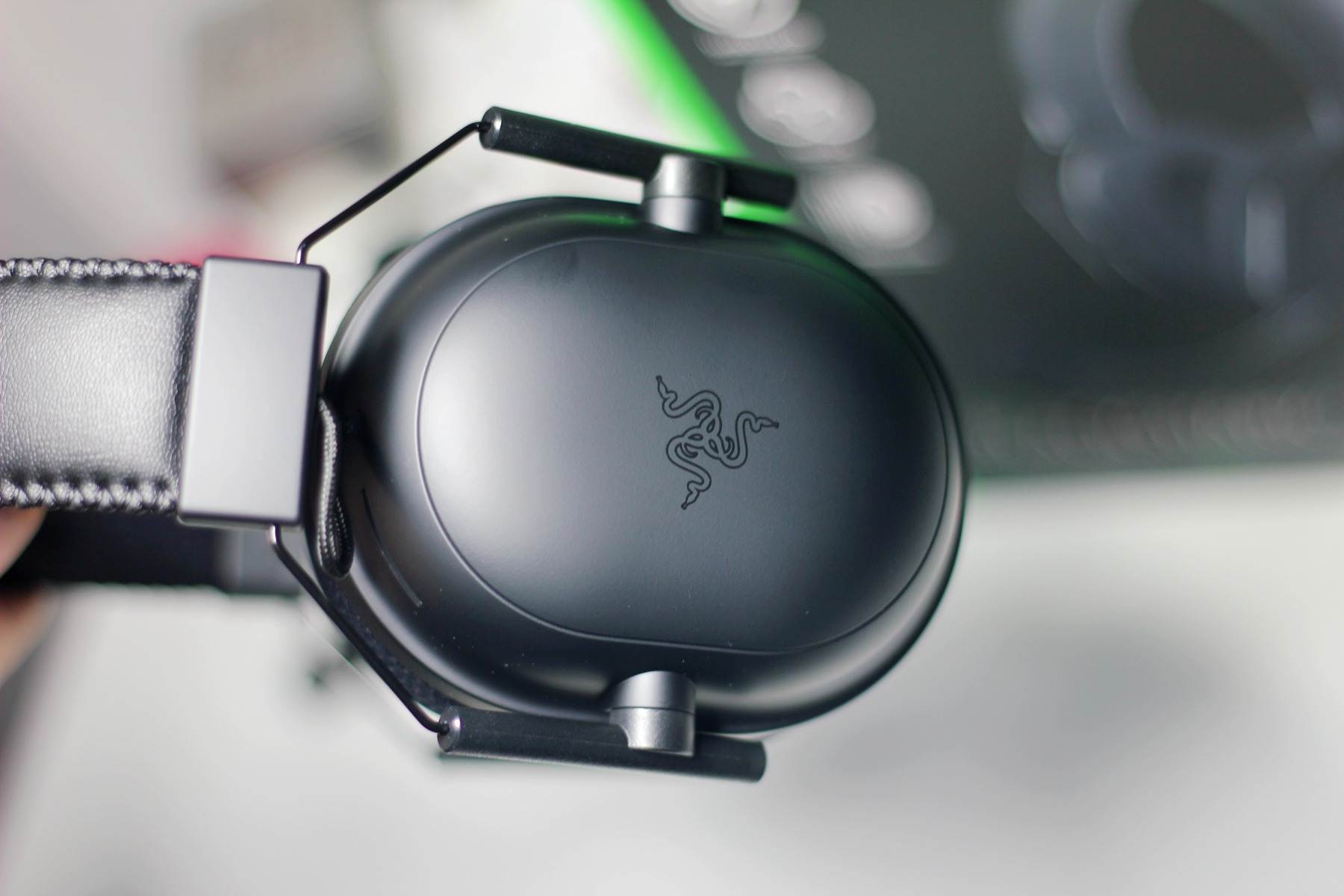 职业向的全能电竞耳麦-雷蛇旋风黑鲨V2专业版评测报告