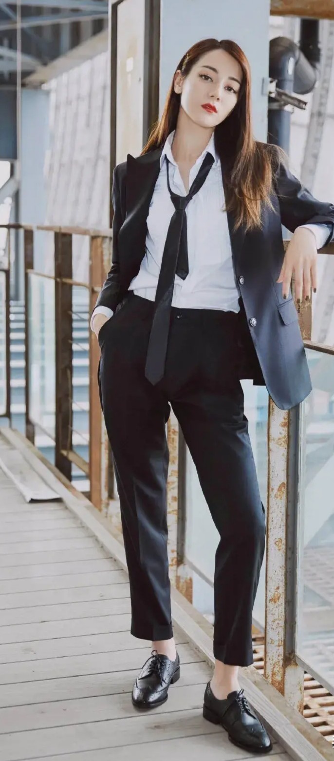 明星穿搭图片素材,明星新款服装图片大全