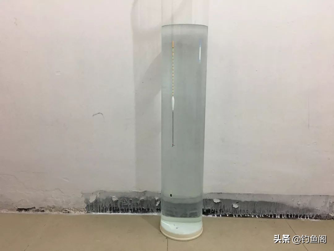 钓鲫鱼调五钓二好还是调四钓二好,带钩调漂的正确方法调四钓二图解