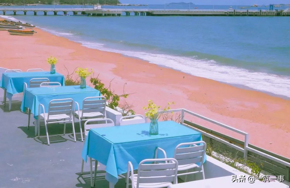 三亚郊外的海边社区,这里藏着“流量密码”还是另一种生活?