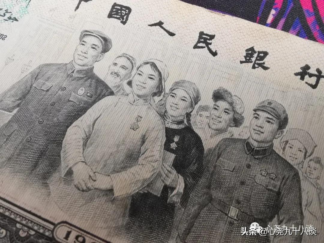 晚风还新,时光未老,每一枚硬币都是来过的见证,致敬逝去的岁月