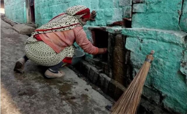 印度掏粪工死于什么病,印度掏粪工死亡人数