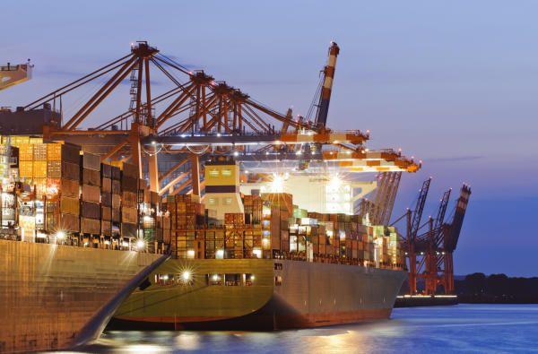 风水轮流转：美国的物资终于也被扣押了！口罩和防护服统统留下