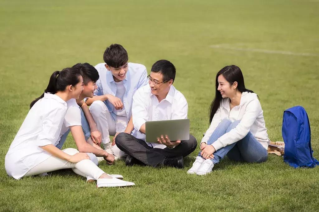 大学班主任岗位认知,大学班主任太难了