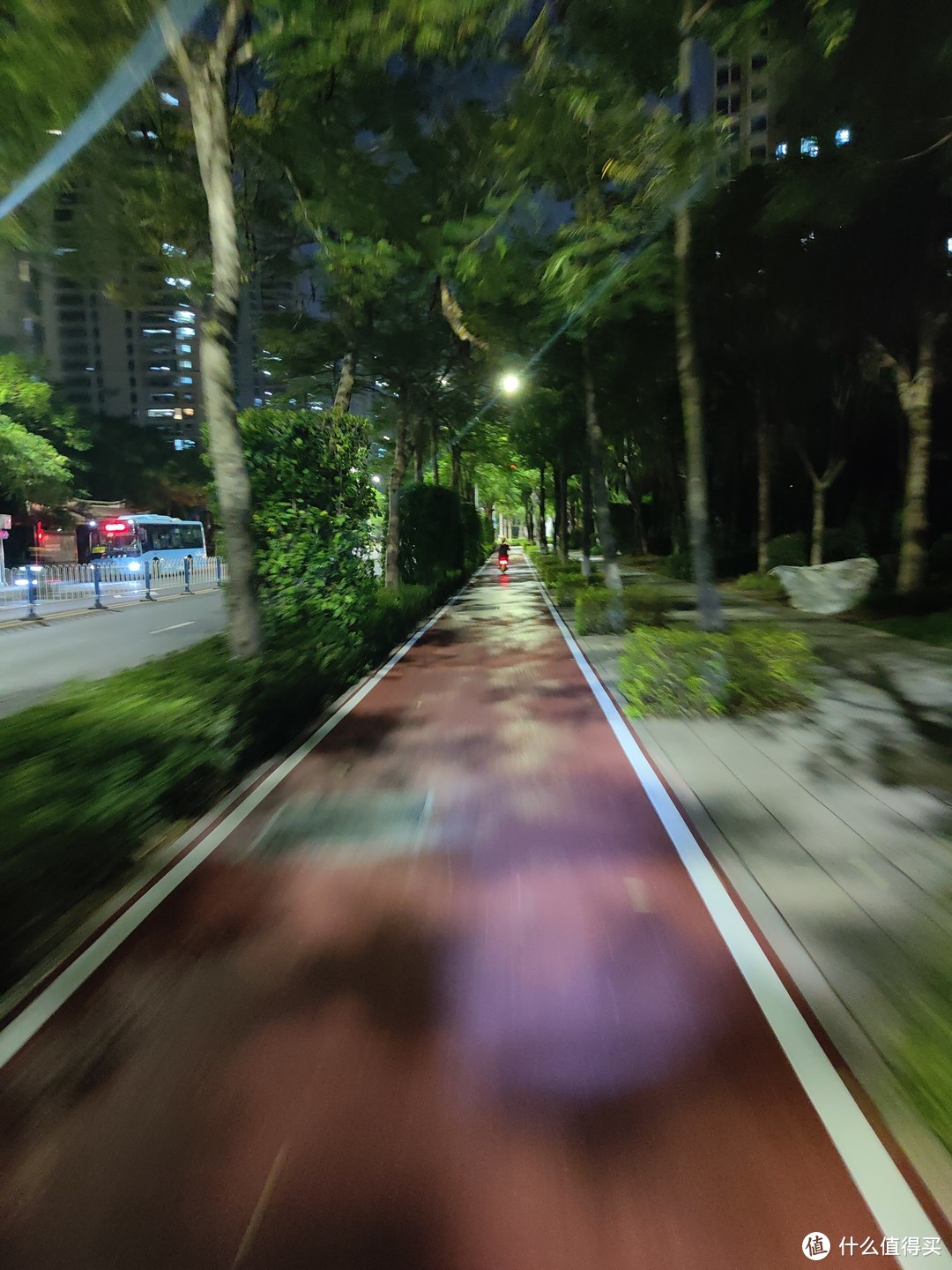 索尼imx766怎么样,realmegtneo2对比realme大师探索版