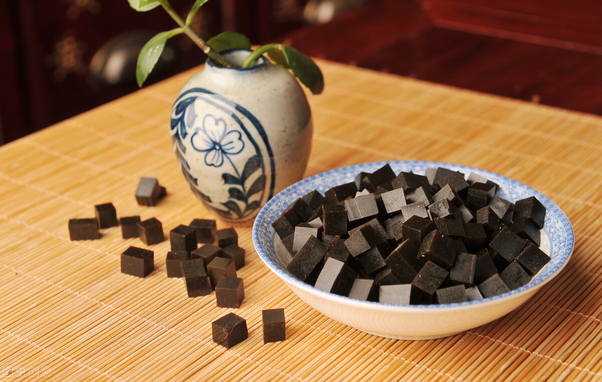 吃阿胶的好处与功效与作用,阿胶的好处与功效与作用