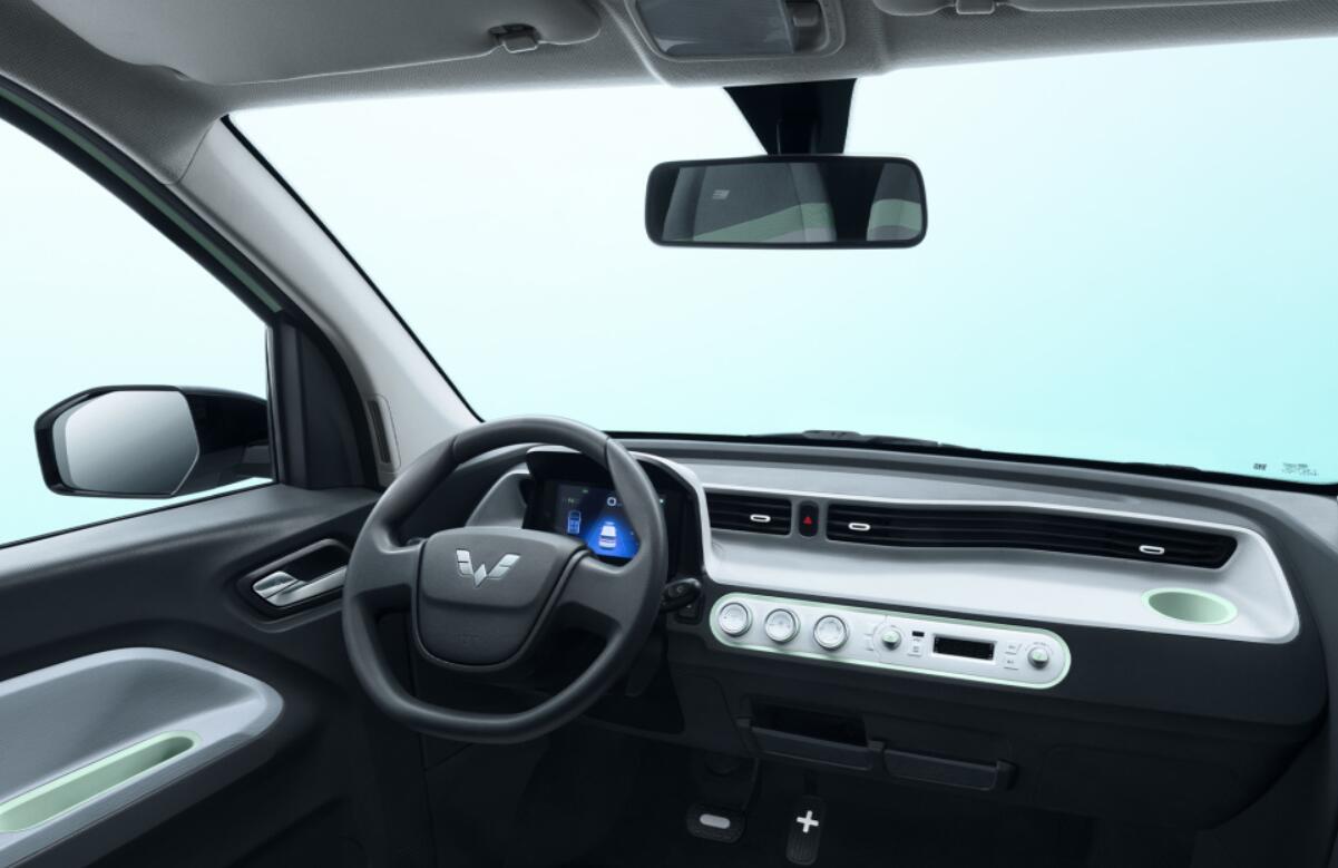 五菱miniev马卡龙215km快充,五菱miniev马卡龙120公里实测