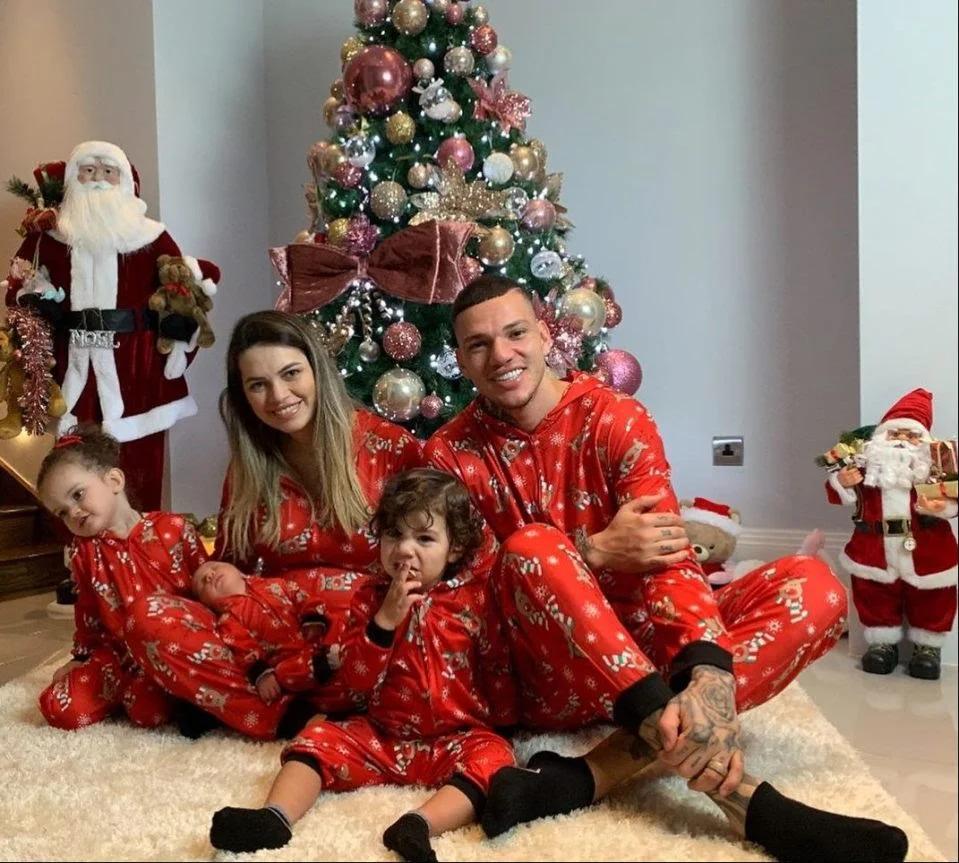 圣诞节足球明星,梅威瑟挥霍无度