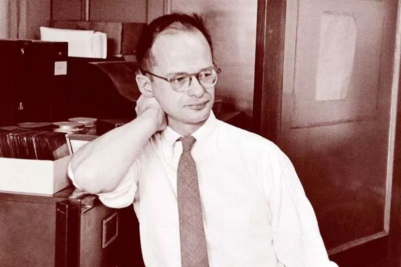 寒门子弟逆袭MIT，刚刚走红就被导师遗弃，生无可恋烧毁绝世论文