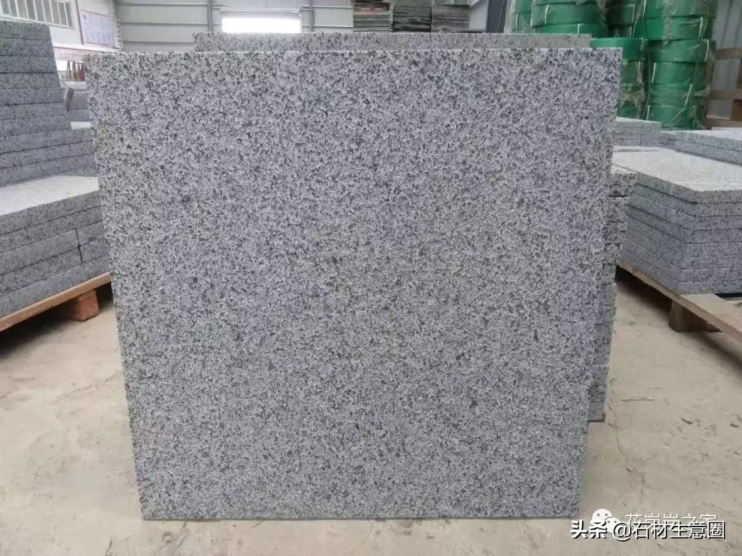 花岗岩黑色的是石英吗,景观石材花岗岩黑色