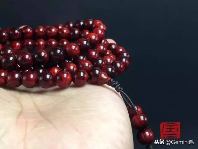 十二生肖适合戴什么材质手串,什么属相不能戴紫金鼠手串