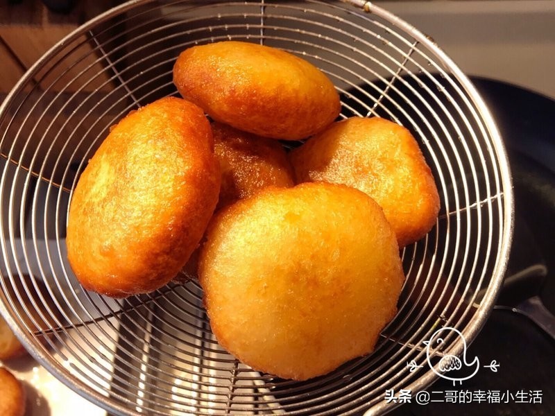 炸糖糕最简单的方法,炸糖糕鼓泡怎么回事