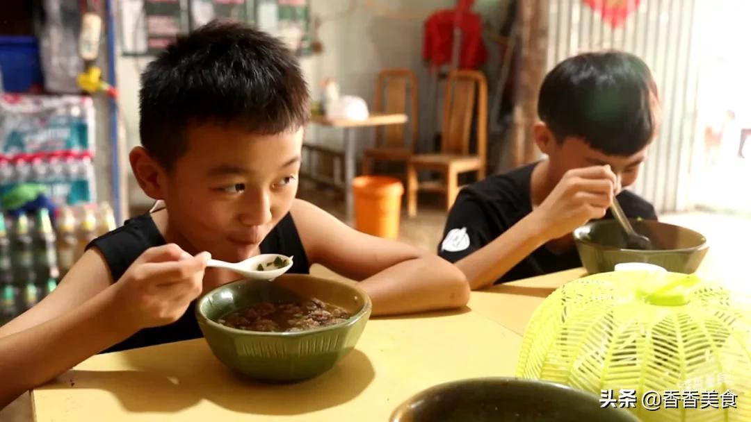 一条街上好几家面馆还能开吗,一条街上开一样的店叫做什么