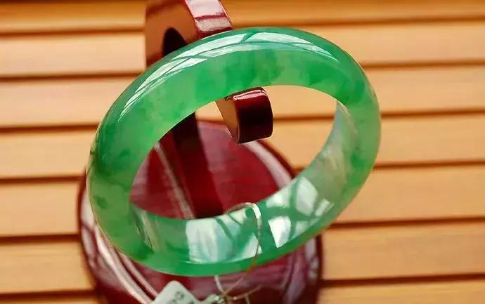 什么是死玉,死玉跟活玉的区别