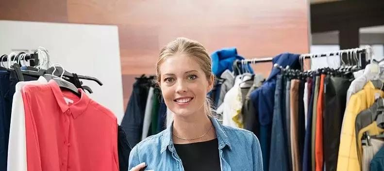 顾客看不起导购怎么办,顾客说你不用跟着我介绍怎么办