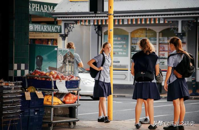 牛羊比人多十倍的新西兰，是如何成为世界前十的发达国家的？