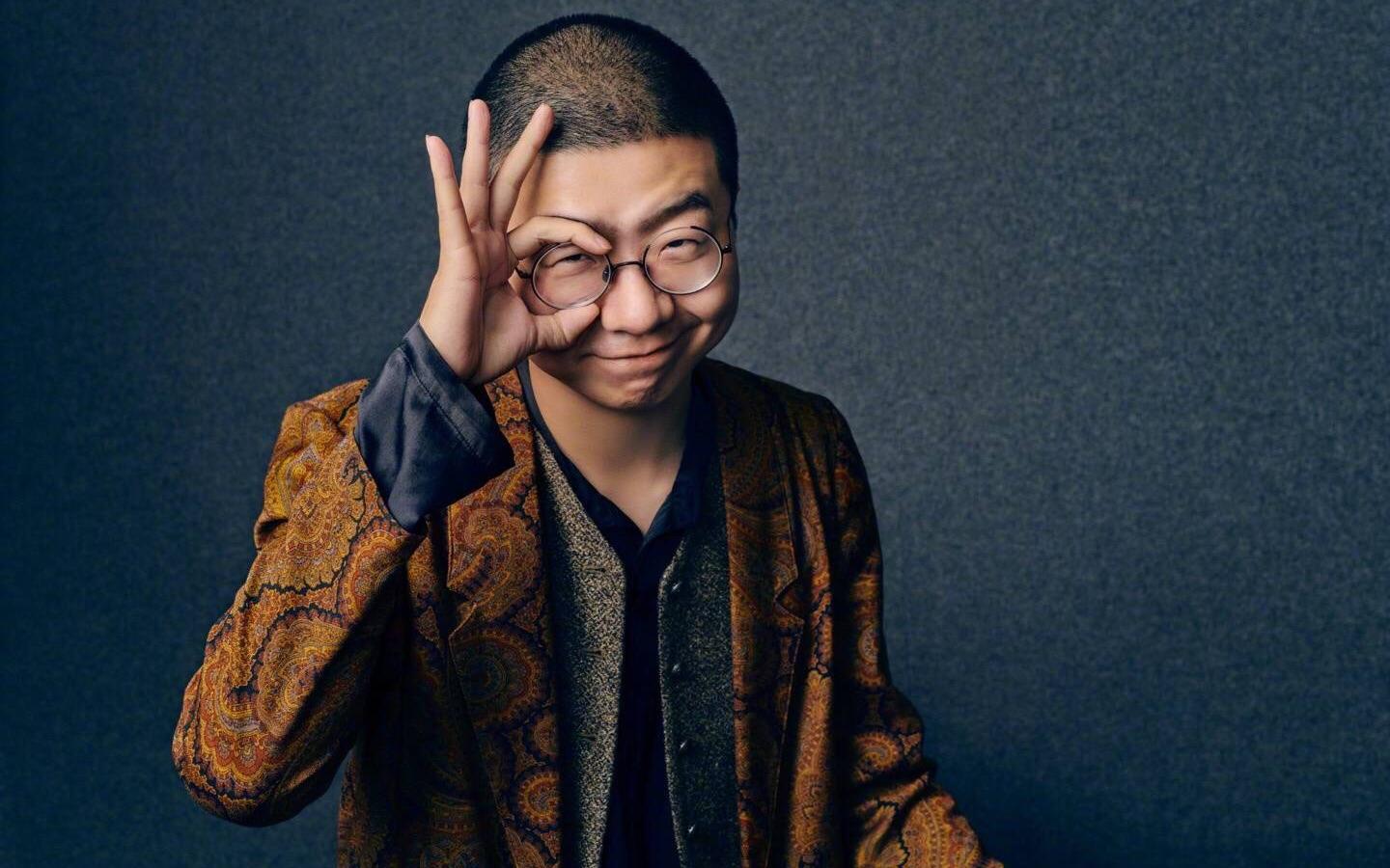 李诞：三流大学毕业生，二流脱口秀段子手，一流的佛系青年