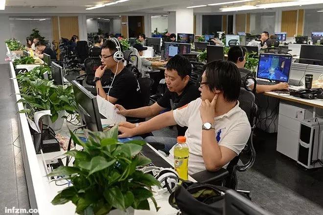 s8全球总决赛ig夺冠王思聪送什么,王思聪ig夺冠庆功宴pdd