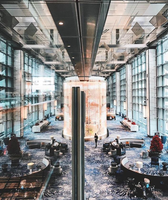 连续六年夺冠世界的新加坡机场，连游泳池和按摩浴缸都准备好了！