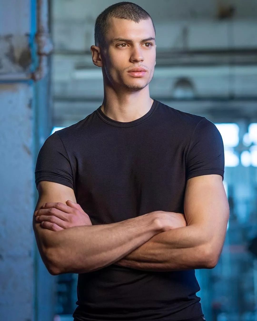 从Troye的男朋友到MariahCarey的小男宠，这个男模真厉害！