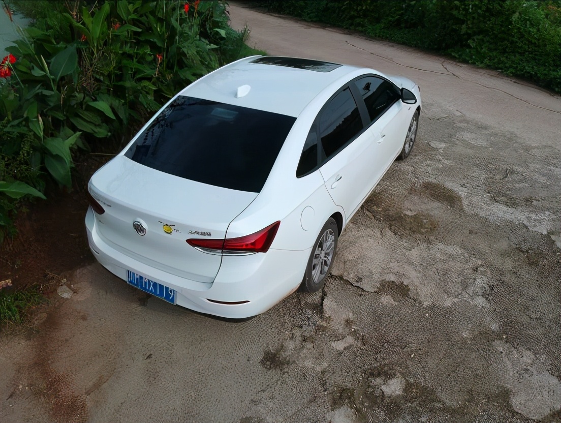 综合油耗6.4我家1W公里英朗越开越经济