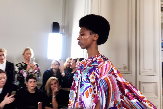 千面巴黎,巴黎时装周叉腰造型