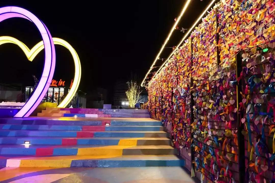 五棵松美食节在哪里,金源购物中心美食节在哪里