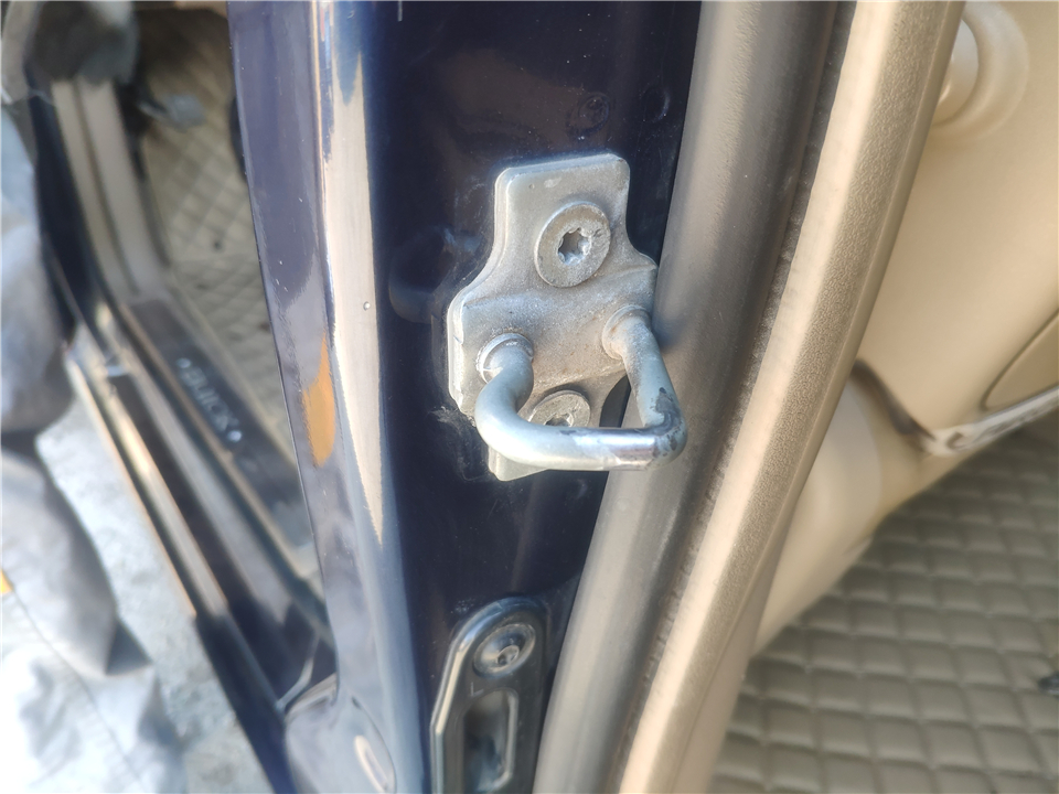 移门下轨异响怎么解决,中门松动异响解决方法