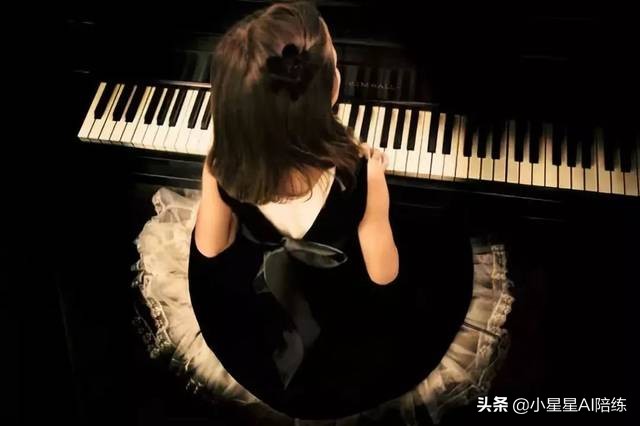 钢琴吊臂如何正确练习,钢琴和弦练习的正确方法