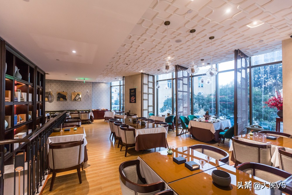 上海旅游值得打卡的酒店,来上海玩住哪里性价比比较高