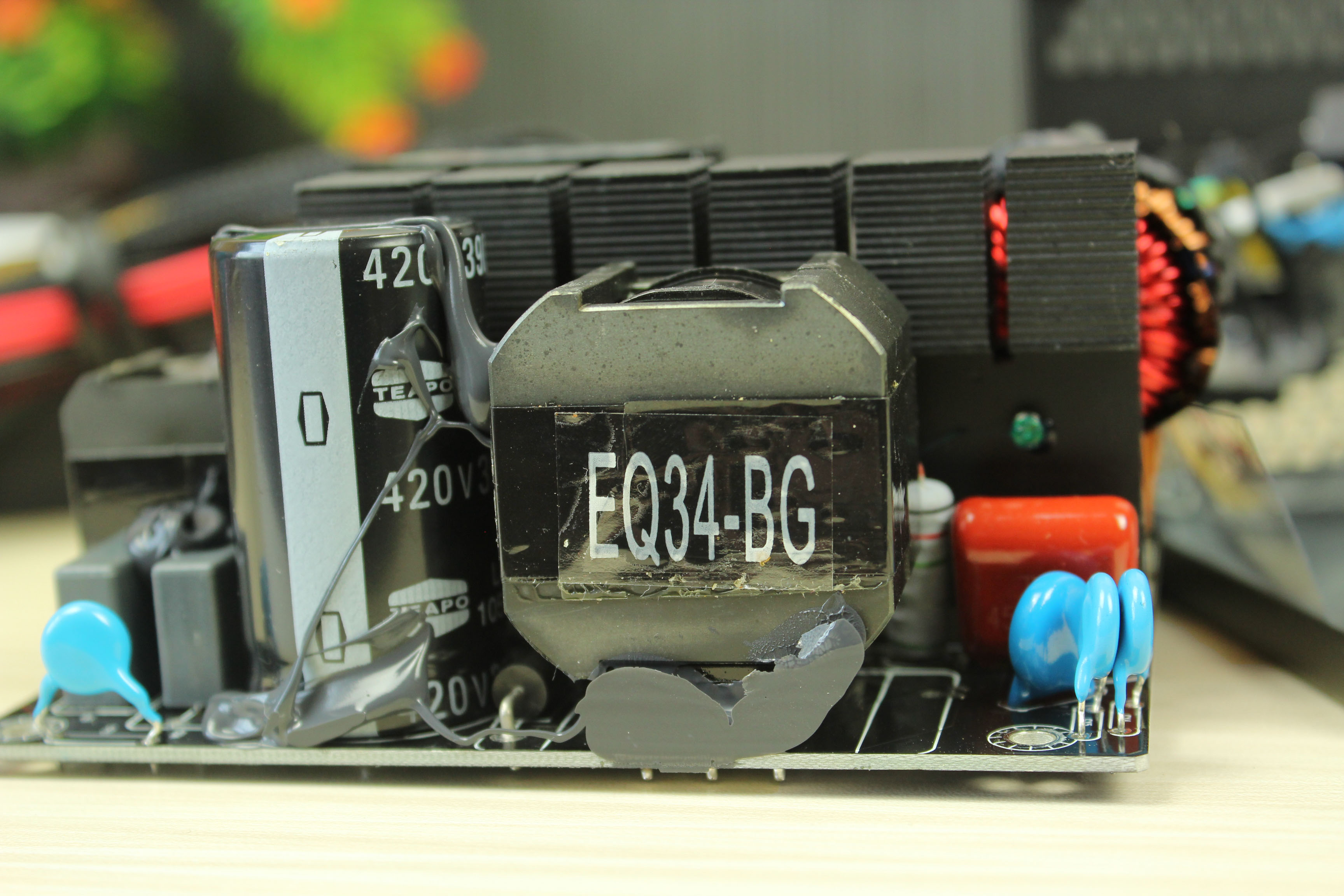 鑫谷gp700g黑金版是低端电源吗,鑫谷750w80plus靠谱吗