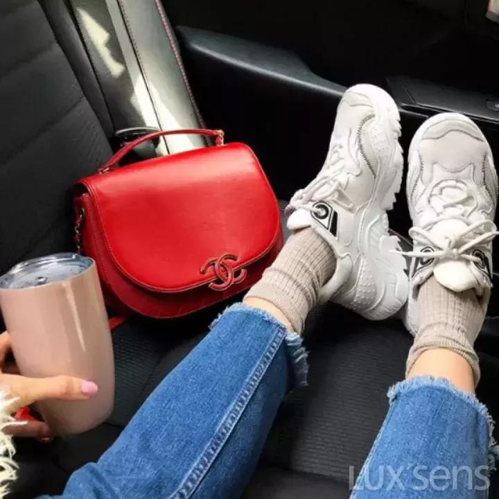 eva鏃跺皻鍗氫富,eva鍗氫富鍖呭寘