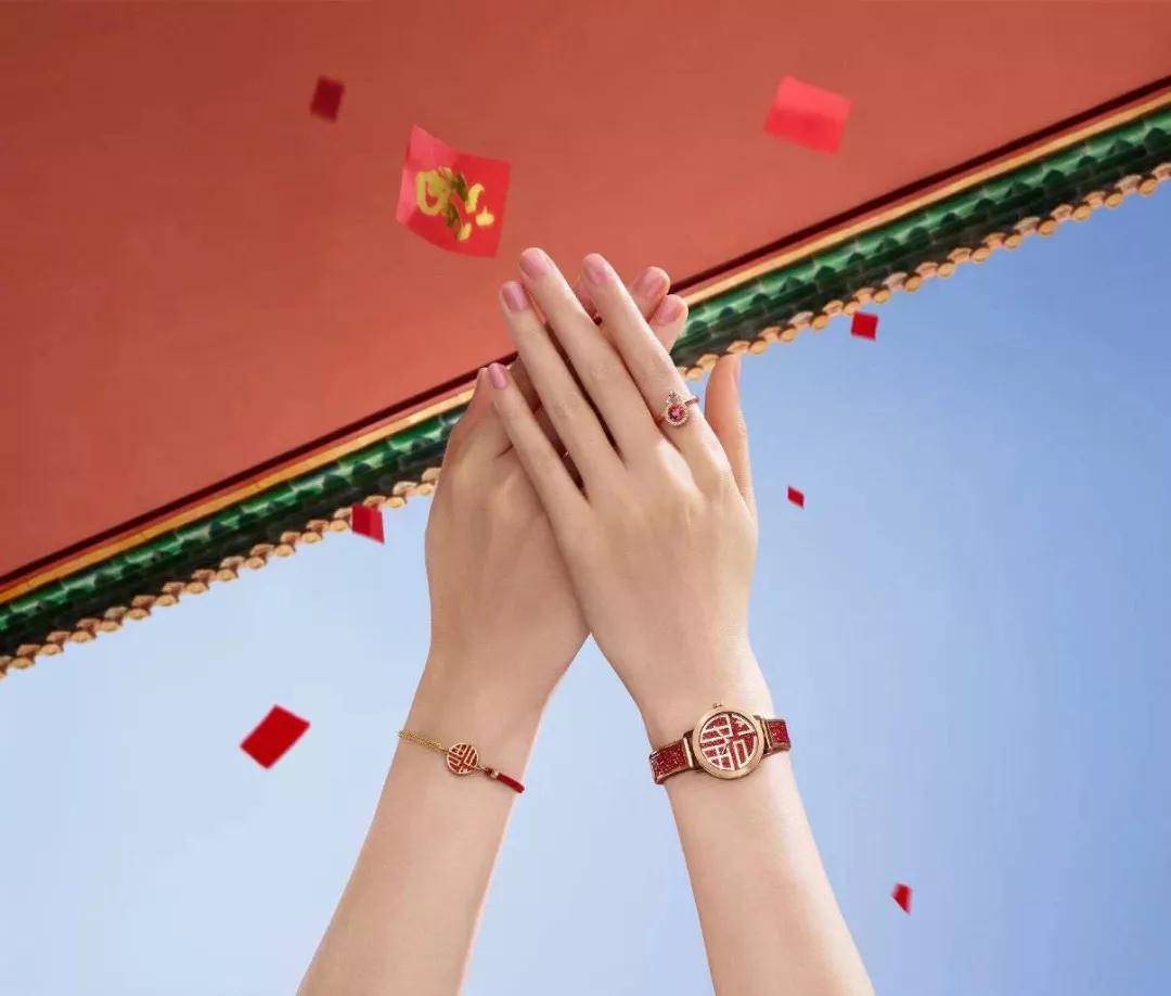 适合年轻人戴的黄金项链转运,如何佩戴适合自己的首饰转运