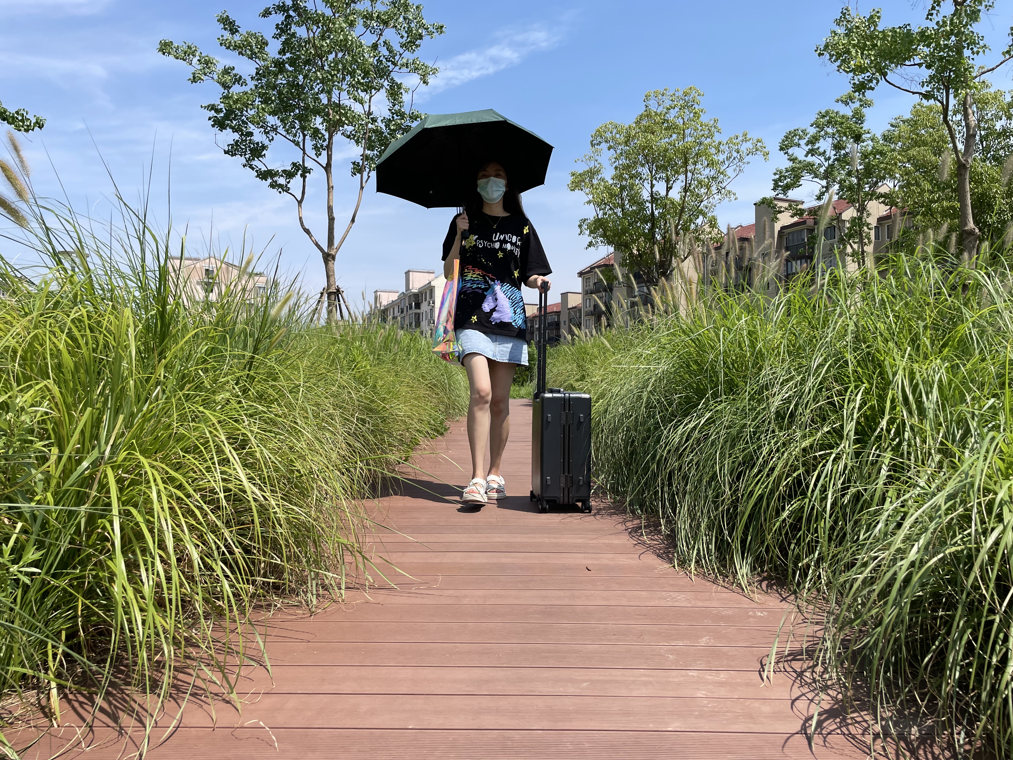 行李箱怎么选最合适,三看一查教你识别合格电子产品