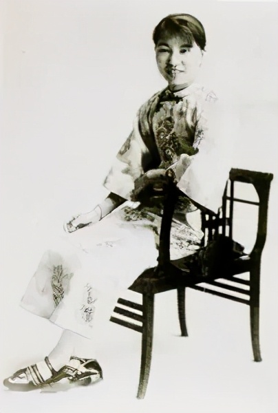 《潜伏》原型，45年后终回大陆