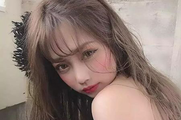 烫头发烫老气了怎么补救,头发烫得显老怎么自己补救