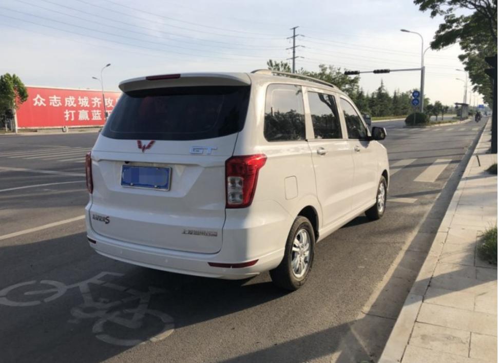 五菱手动挡后驱最新款,五菱宏光后驱车操控好么