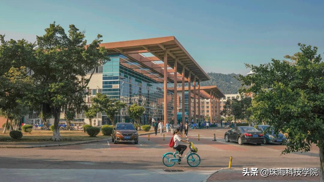 读一所校园环境和学习氛围全方位一流的大学是什么体验？