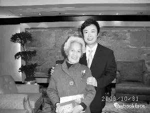 47年，“嘿嘿嘿”的污妖王要走了。有些人看着越不正经，越是深情