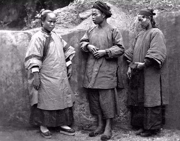 清军抓住太平天国的女将士,太平军女兵被捕