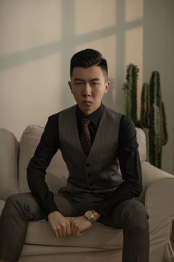 律师西服正装,律师一年四季穿什么西服