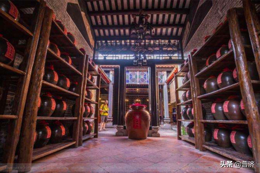 酿酒沾油会酸败，这酒偏要猪肥膘，否则不好喝，什么梗？