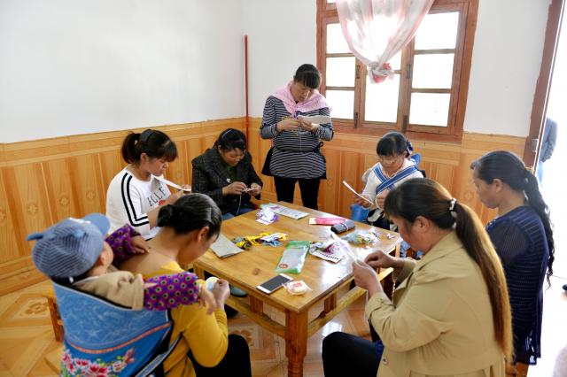 增收项目助力贫困户脱贫,脱贫攻坚项目工作进展