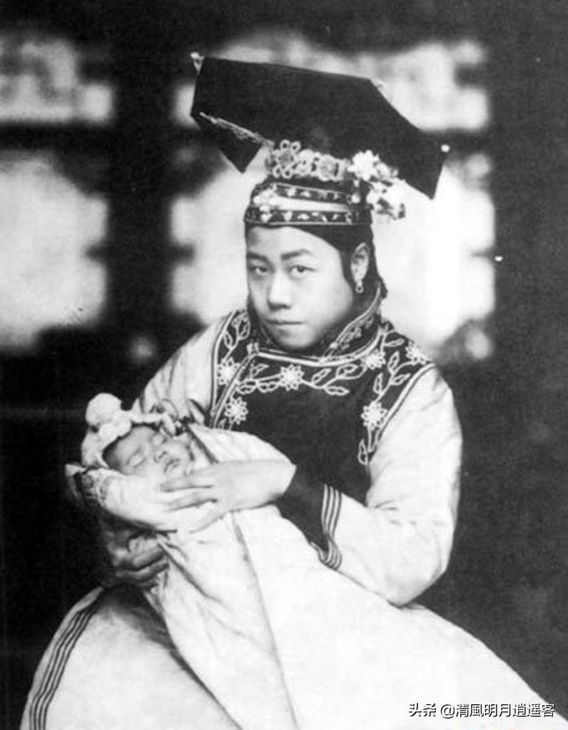 同治皇帝为什么有两个太后,为什么清末三代皇帝都连续绝后
