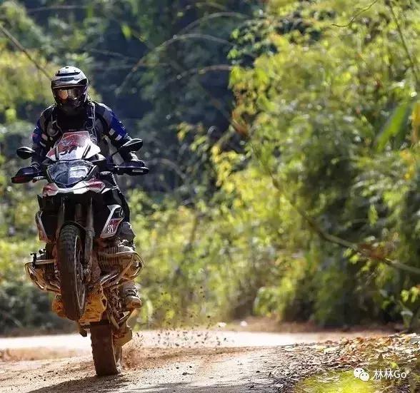 S1000RR摩托车新增M套件,BMW两款拳头产品重拳出击!